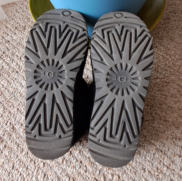 UGG Black Booties - Picture 6 of 7